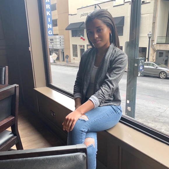 Meet your Posher, Ty - Picture 2 of 2